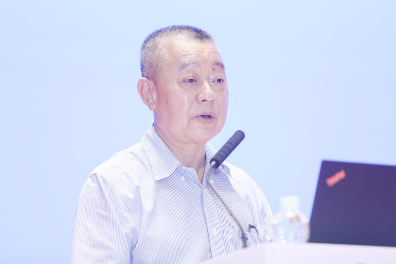 中国出版协会副理事长、中国社会学会秘书长、皮书品牌创始人谢寿光作主题演讲