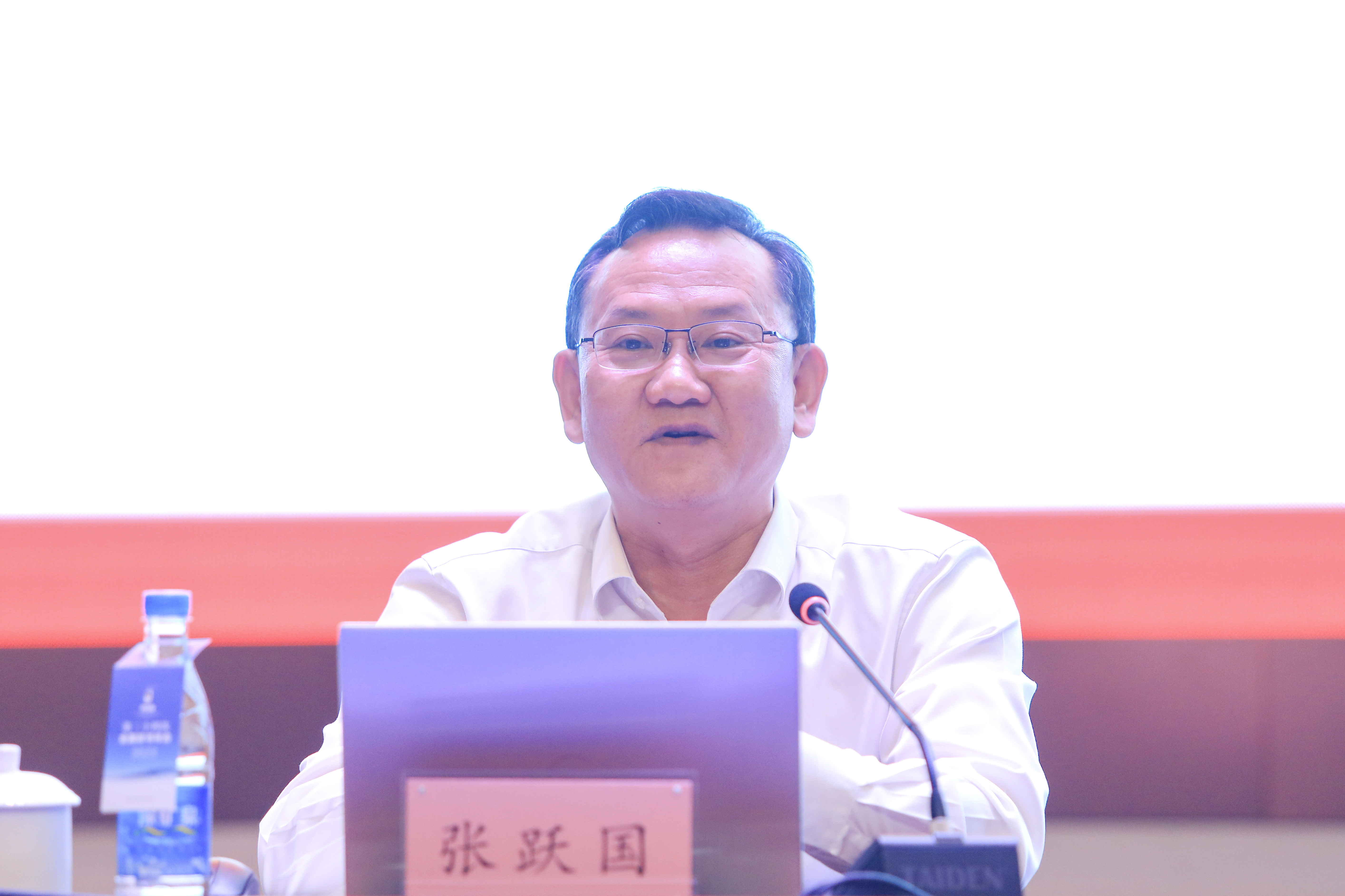 广州市社会科学院党组书记、院长张跃国作主题发言